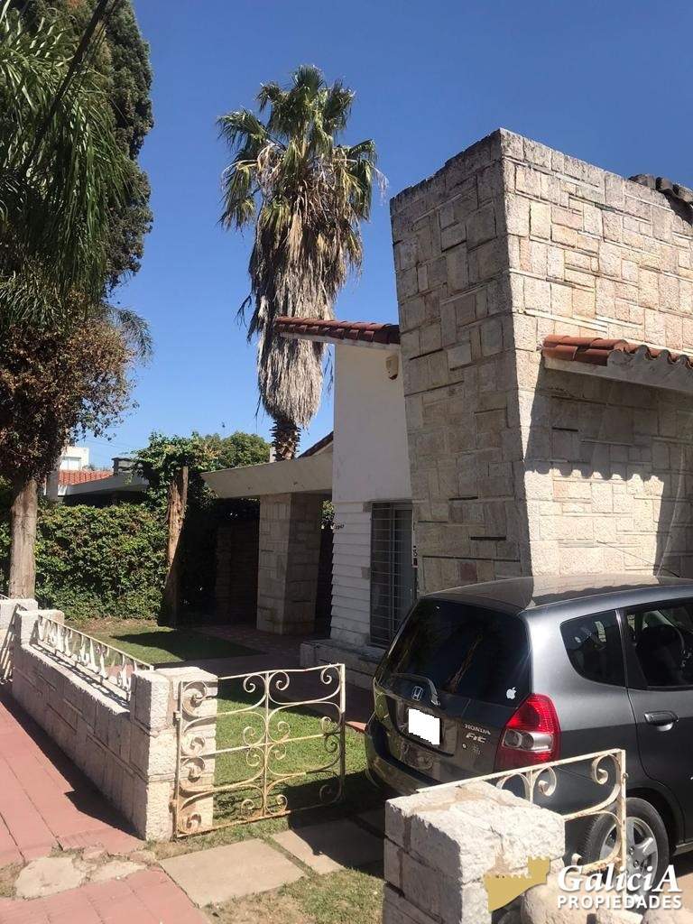 VENDE”  Excelente oportunidad VIVIENDA MANUEL LOPEZ N° 2247  - Cerro de las Rosas