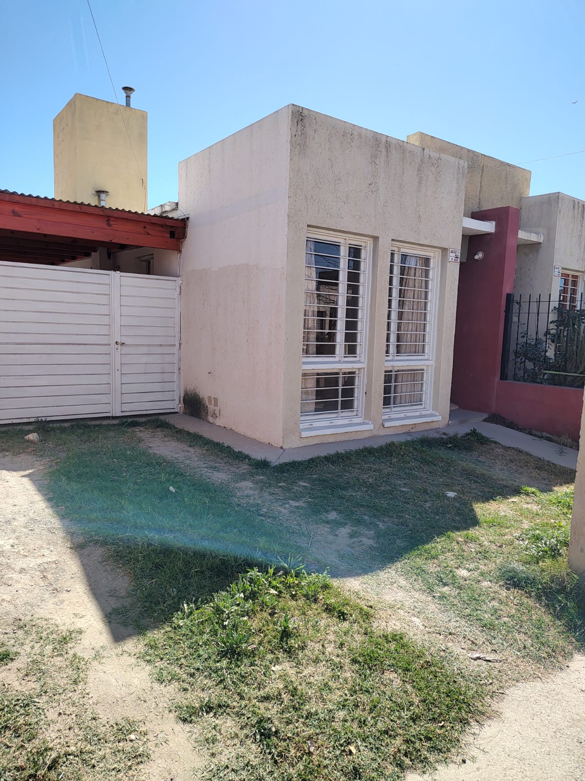 CASA DE 2 DORM. EN VENTA EN CARRARA DE HORIZONTE