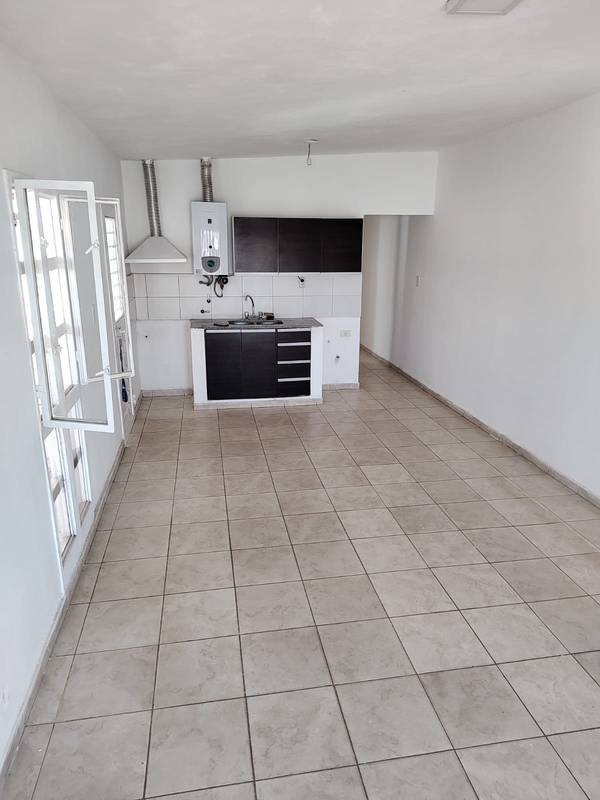 CASA DE 2 DORM. EN VENTA EN CARRARA DE HORIZONTE