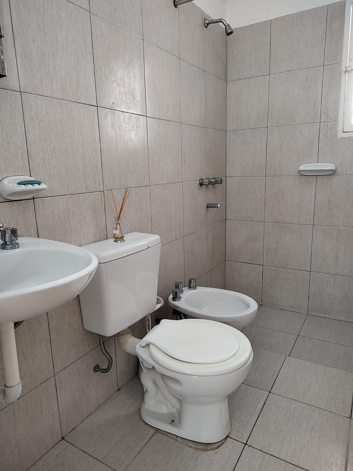 CASA DE 2 DORM. EN VENTA EN CARRARA DE HORIZONTE