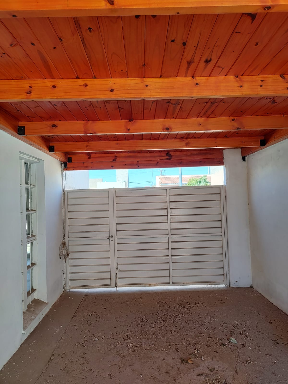 CASA DE 2 DORM. EN VENTA EN CARRARA DE HORIZONTE