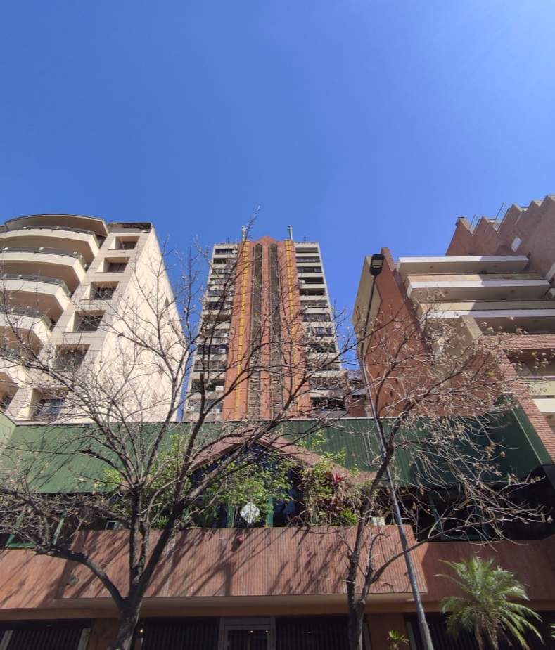 VENTA DEPTO 3 DORM NUEVA CORDOBA SEMIPISO CON COCHERA