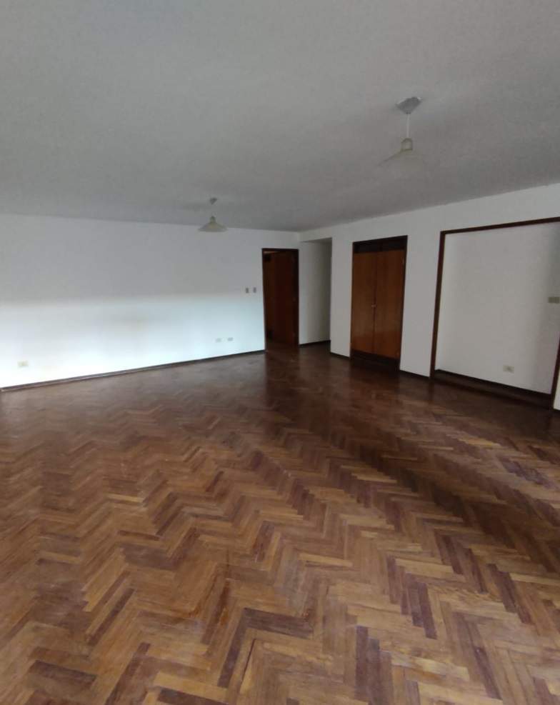 VENTA DEPTO 3 DORM NUEVA CORDOBA SEMIPISO CON COCHERA