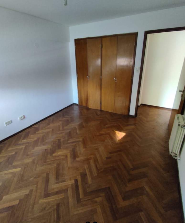 VENTA DEPTO 3 DORM NUEVA CORDOBA SEMIPISO CON COCHERA