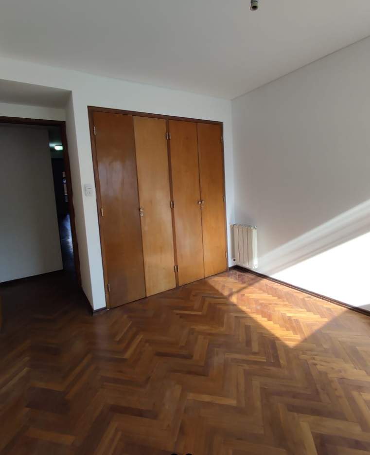 VENTA DEPTO 3 DORM NUEVA CORDOBA SEMIPISO CON COCHERA