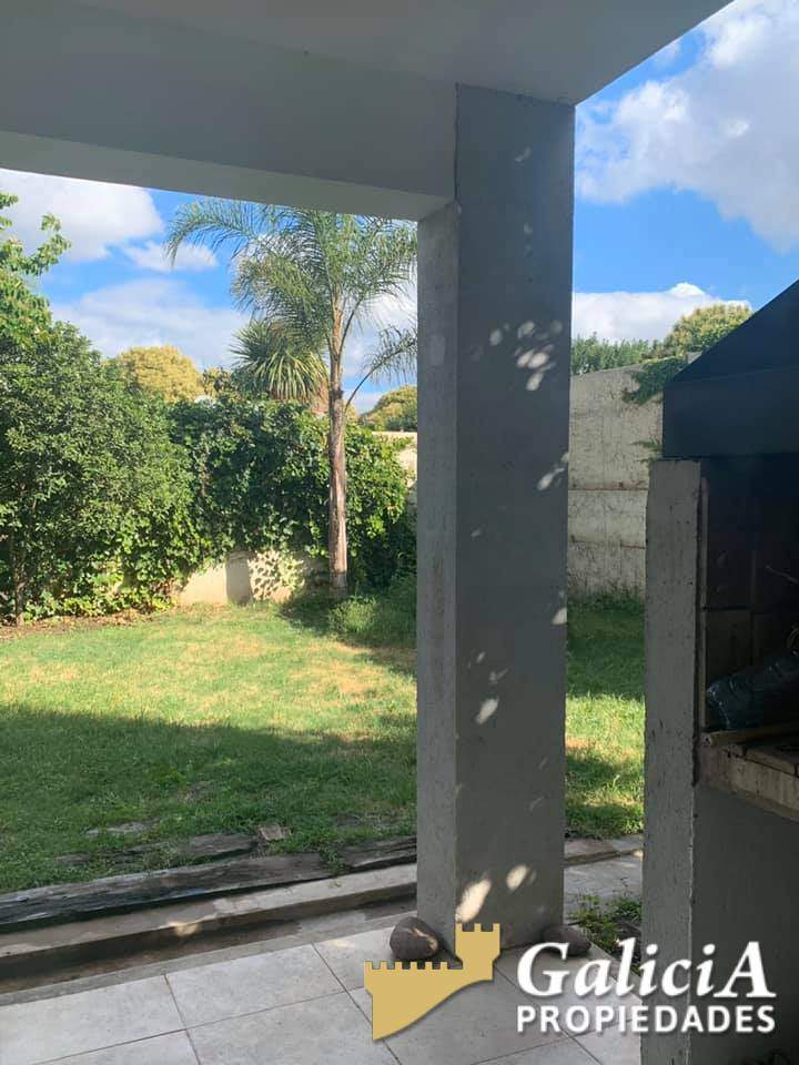 VENDO HERMOSA CASA CON AMPLIO JARDIN A MTS DE RAFAEL NUÑEZ AL 5900
