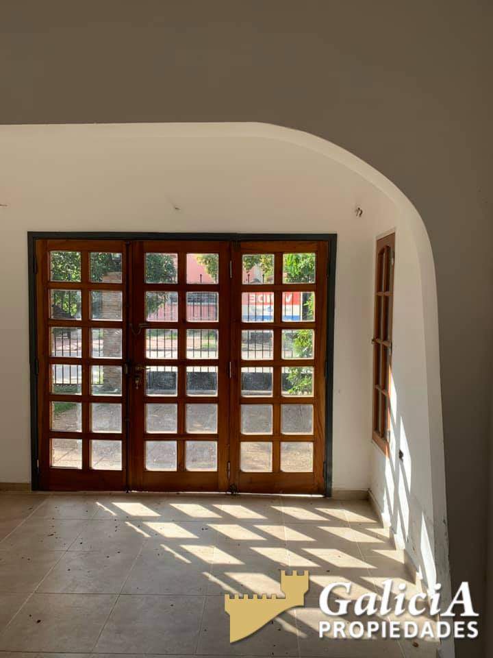 VENDO HERMOSA CASA CON AMPLIO JARDIN A MTS DE RAFAEL NUÑEZ AL 5900