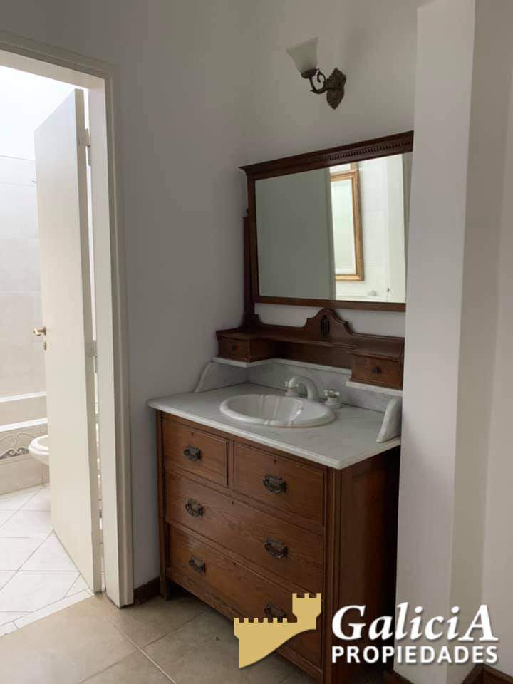 VENDO HERMOSA CASA CON AMPLIO JARDIN A MTS DE RAFAEL NUÑEZ AL 5900