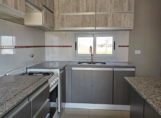 Vendo Casa  2 Dorm Cochera Doble en Reserva Tajamar