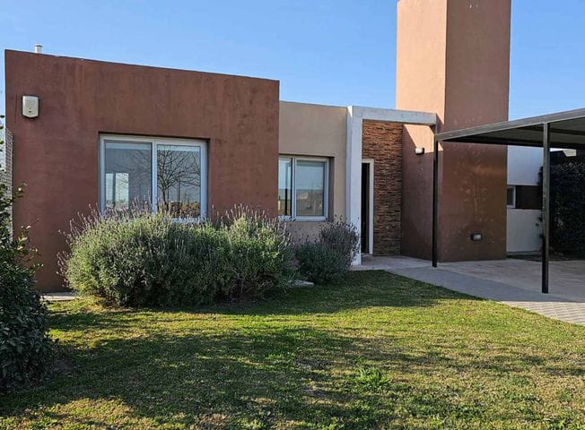 Vendo Casa  2 Dorm Cochera Doble en Reserva Tajamar