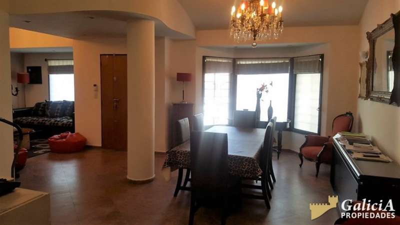 CASA EN PERFECTO ESTADO Y MUY BUENA UBICACIÓN EN CERRO CHICO.