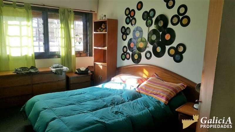 CASA EN PERFECTO ESTADO Y MUY BUENA UBICACIÓN EN CERRO CHICO.