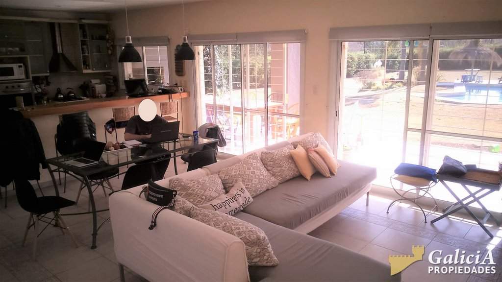 Exclusiva casa en Va Allende Golf, 4 dorm mas depend.
