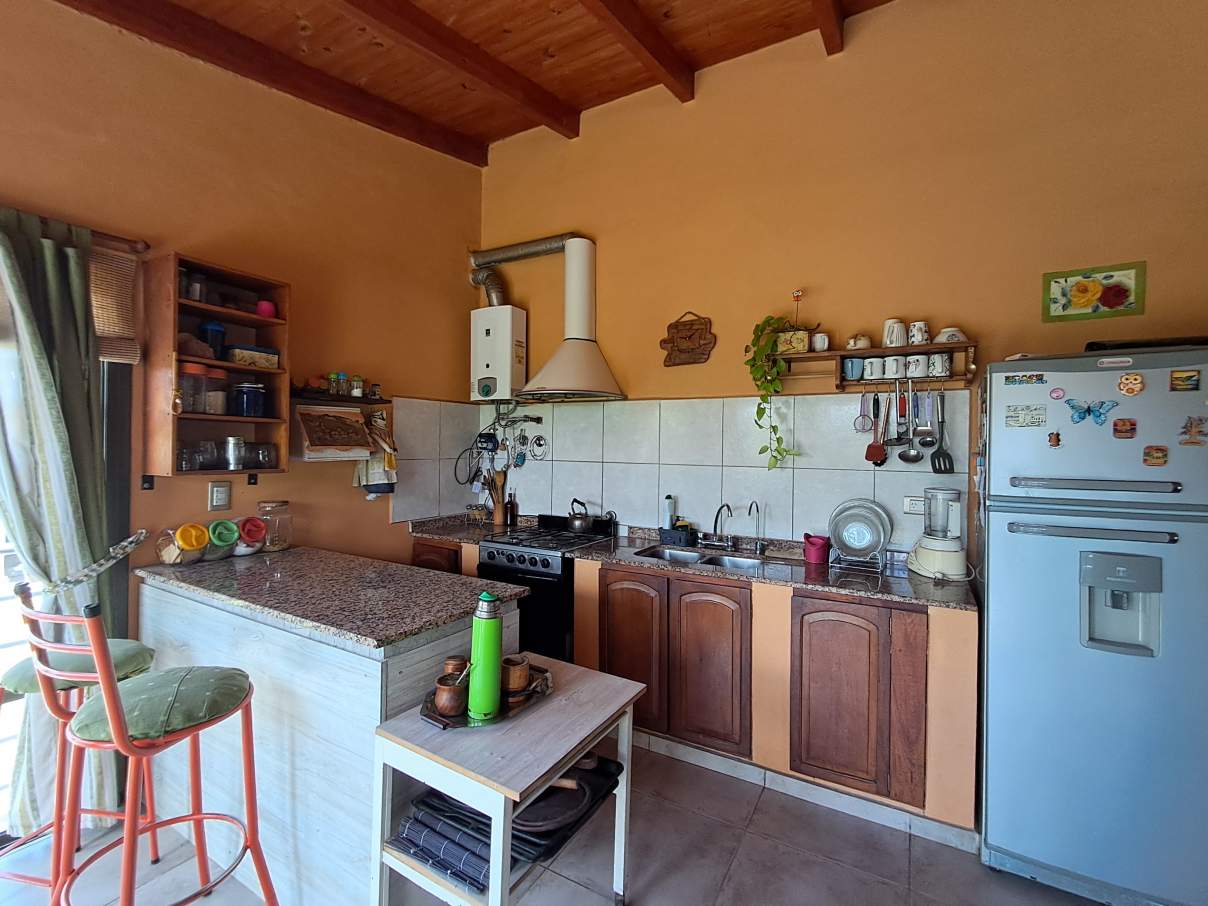 IMPECABLE - LUMINOSA Y CON PILETA -A 5K DE ALTA GRACIA !!!