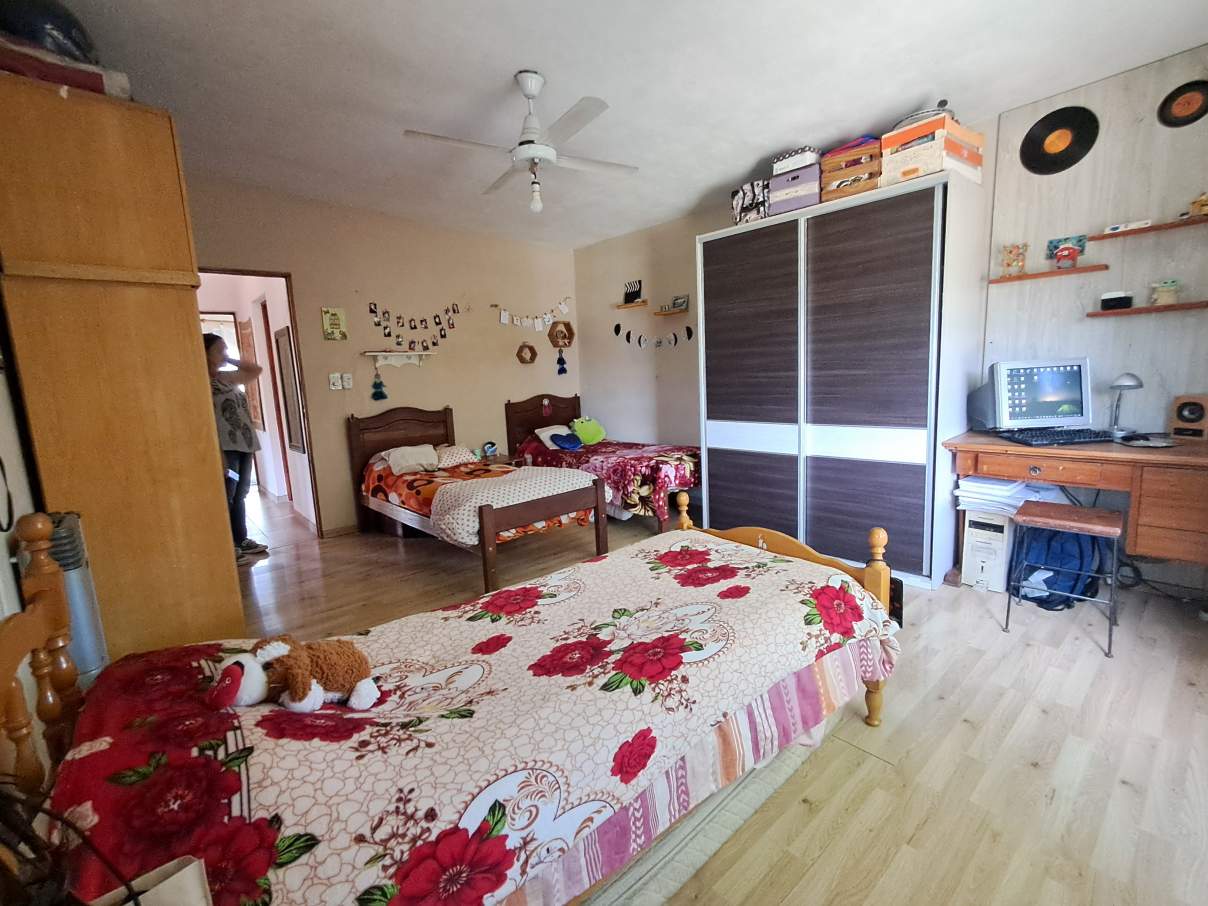 IMPECABLE - LUMINOSA Y CON PILETA -A 5K DE ALTA GRACIA !!!