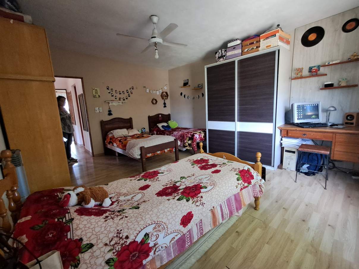 IMPECABLE - LUMINOSA Y CON PILETA -A 5K DE ALTA GRACIA !!!