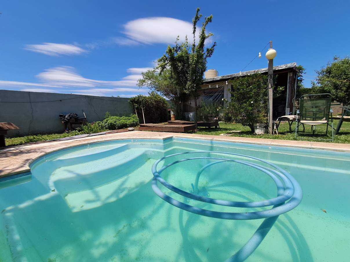 IMPECABLE - LUMINOSA Y CON PILETA -A 5K DE ALTA GRACIA !!!