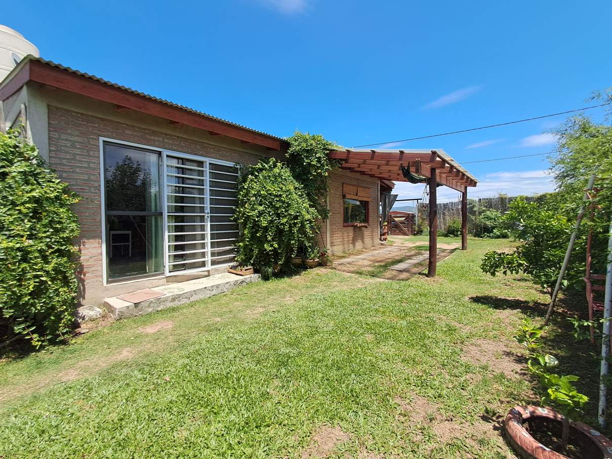 IMPECABLE - LUMINOSA Y CON PILETA -A 5K DE ALTA GRACIA !!!