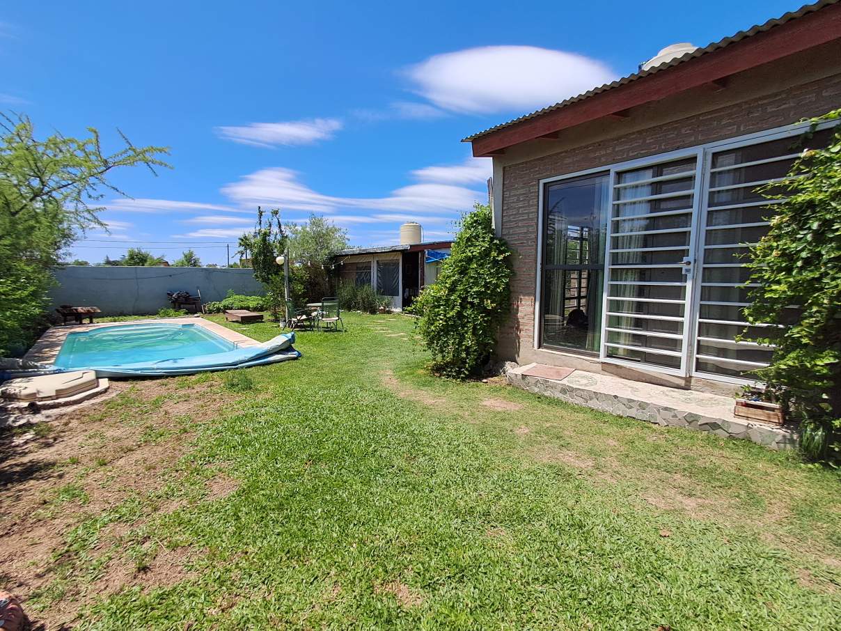 IMPECABLE - LUMINOSA Y CON PILETA -A 5K DE ALTA GRACIA !!!