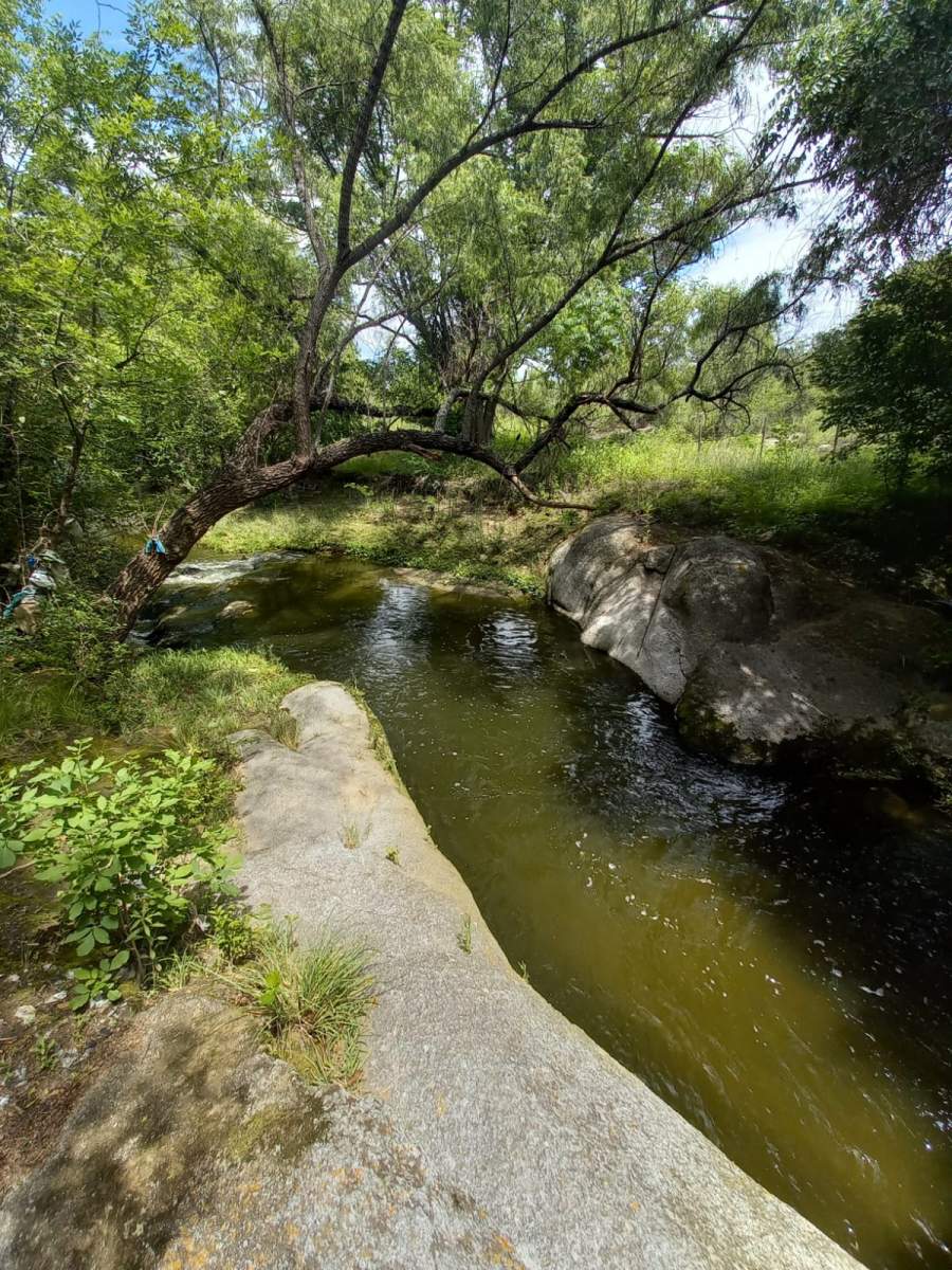 IMPECABLE - LUMINOSA Y CON PILETA -A 5K DE ALTA GRACIA !!!