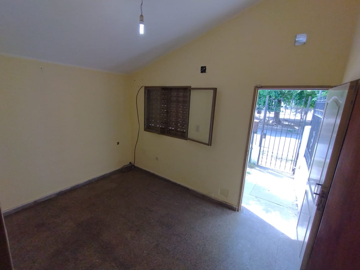 PRECIO UNICO! OPORTUNIDAD! Garaje 3 vehículos- Galería con Asador- Patio