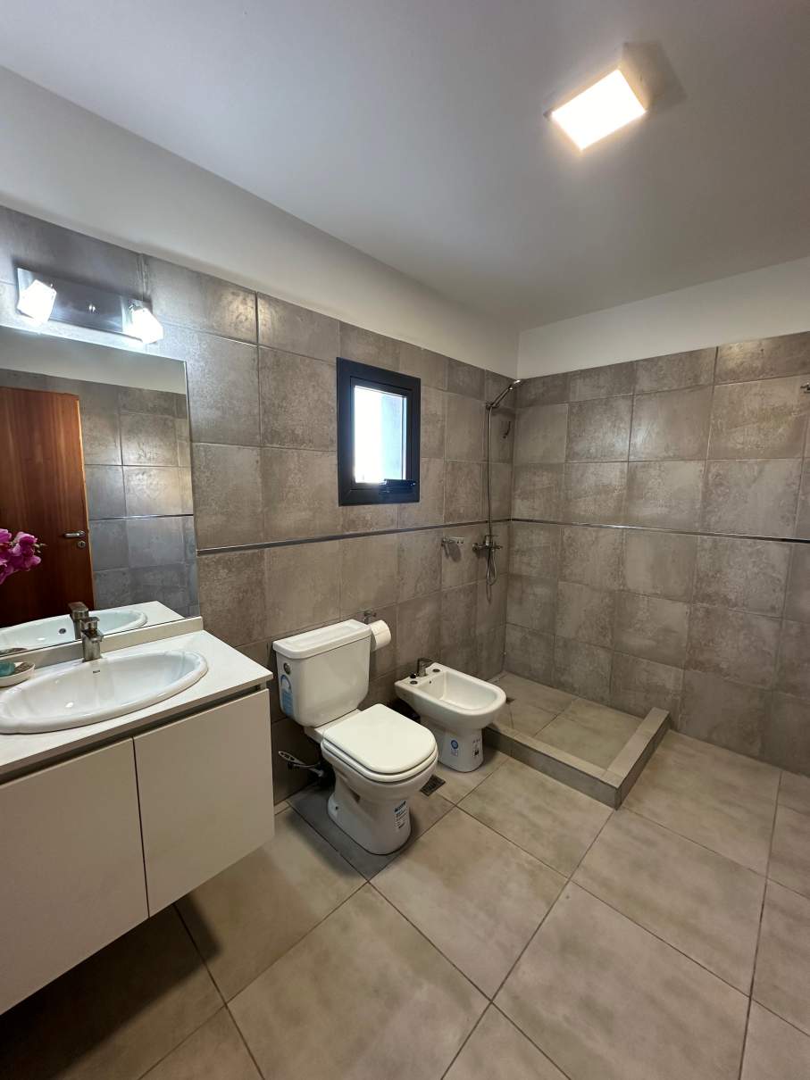 Imperdible! Inmobiliaria Pregoni Vende Hermosa Casa en Tejas 4