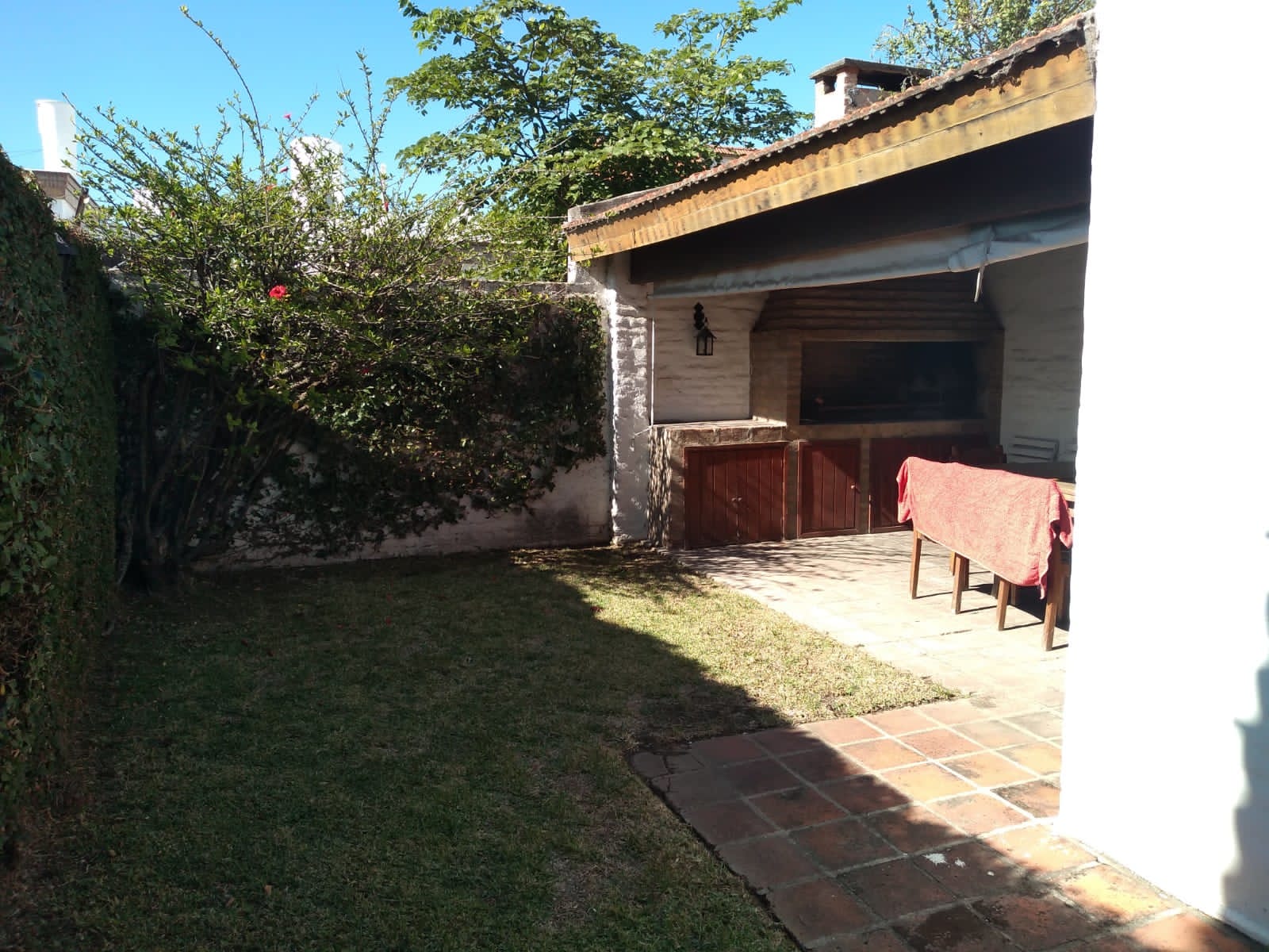 OPORTUNIDAD CASA EN VENTA EN JARDIN ESPINOSA , UNA PLANTA. ESCUCHO OFERTAS