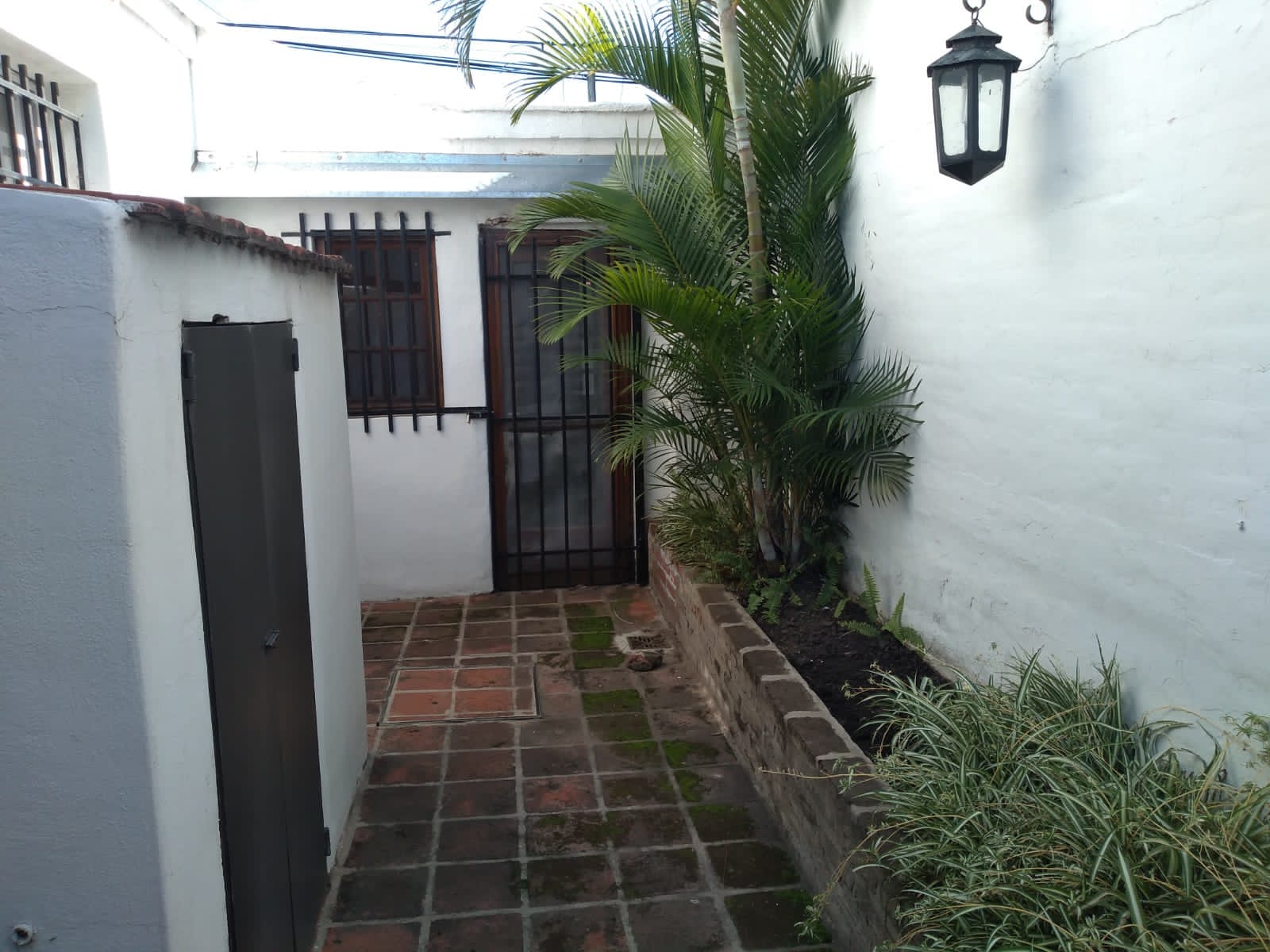 OPORTUNIDAD CASA EN VENTA EN JARDIN ESPINOSA , UNA PLANTA. ESCUCHO OFERTAS