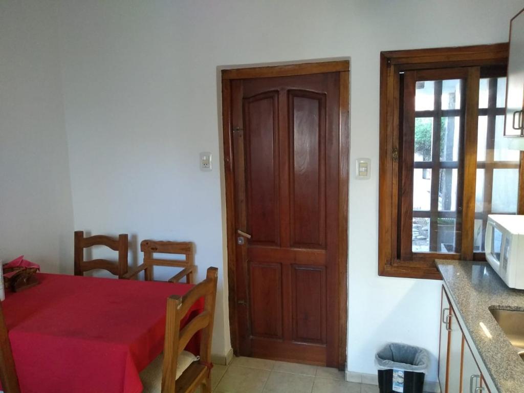 OPORTUNIDAD CASA EN VENTA EN JARDIN ESPINOSA , UNA PLANTA. ESCUCHO OFERTAS