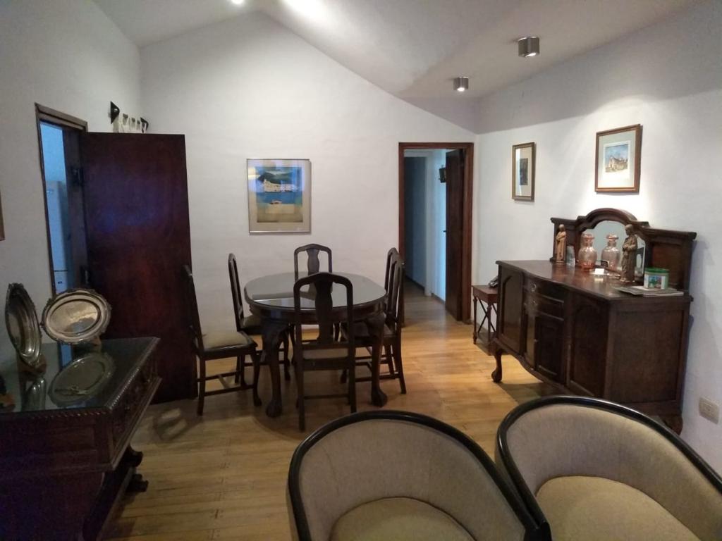 OPORTUNIDAD CASA EN VENTA EN JARDIN ESPINOSA , UNA PLANTA. ESCUCHO OFERTAS