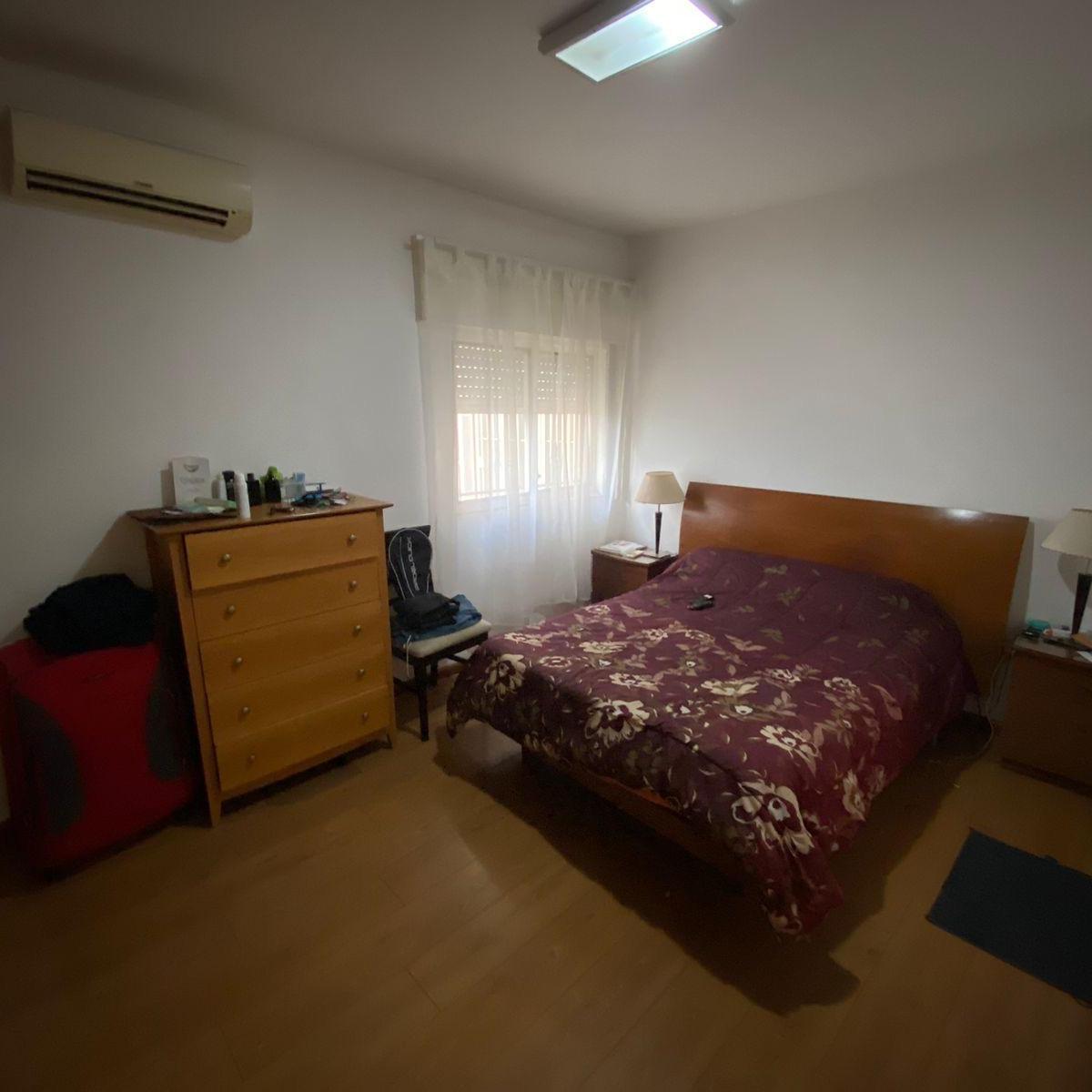 Oportunidad Única en Villa Belgrano: Casa Apta Crédito con Gran Patio y Quincho