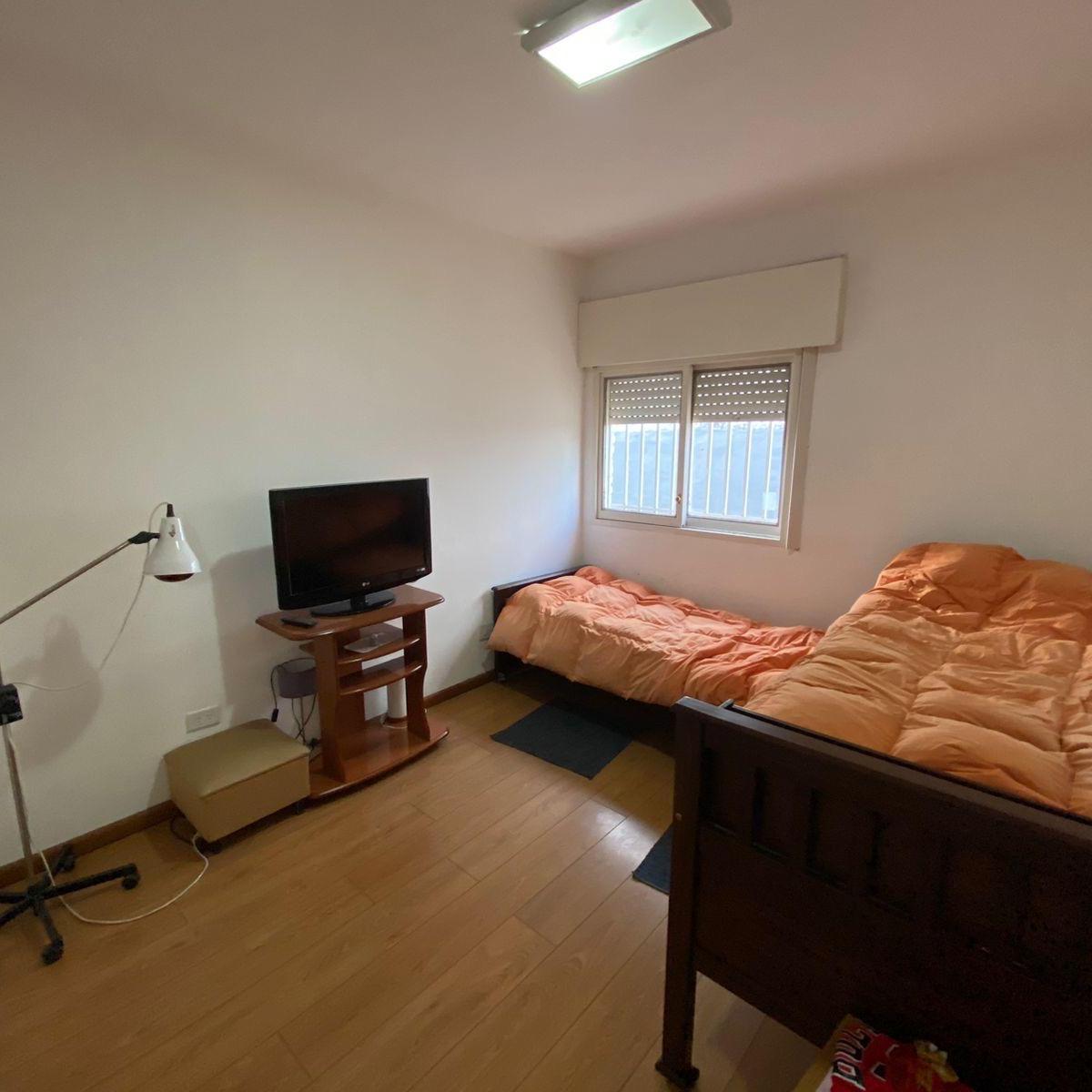 Oportunidad Única en Villa Belgrano: Casa Apta Crédito con Gran Patio y Quincho