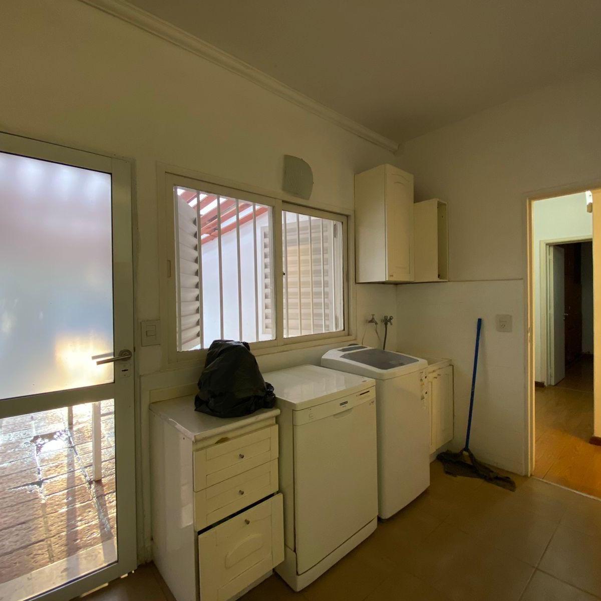 Oportunidad Única en Villa Belgrano: Casa Apta Crédito con Gran Patio y Quincho