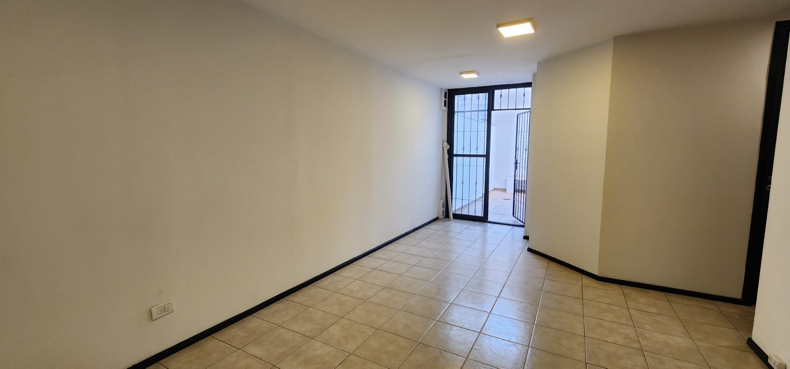 1 dormitorio en PB con patio, baulera y cochera - Alto Alberdi!!!