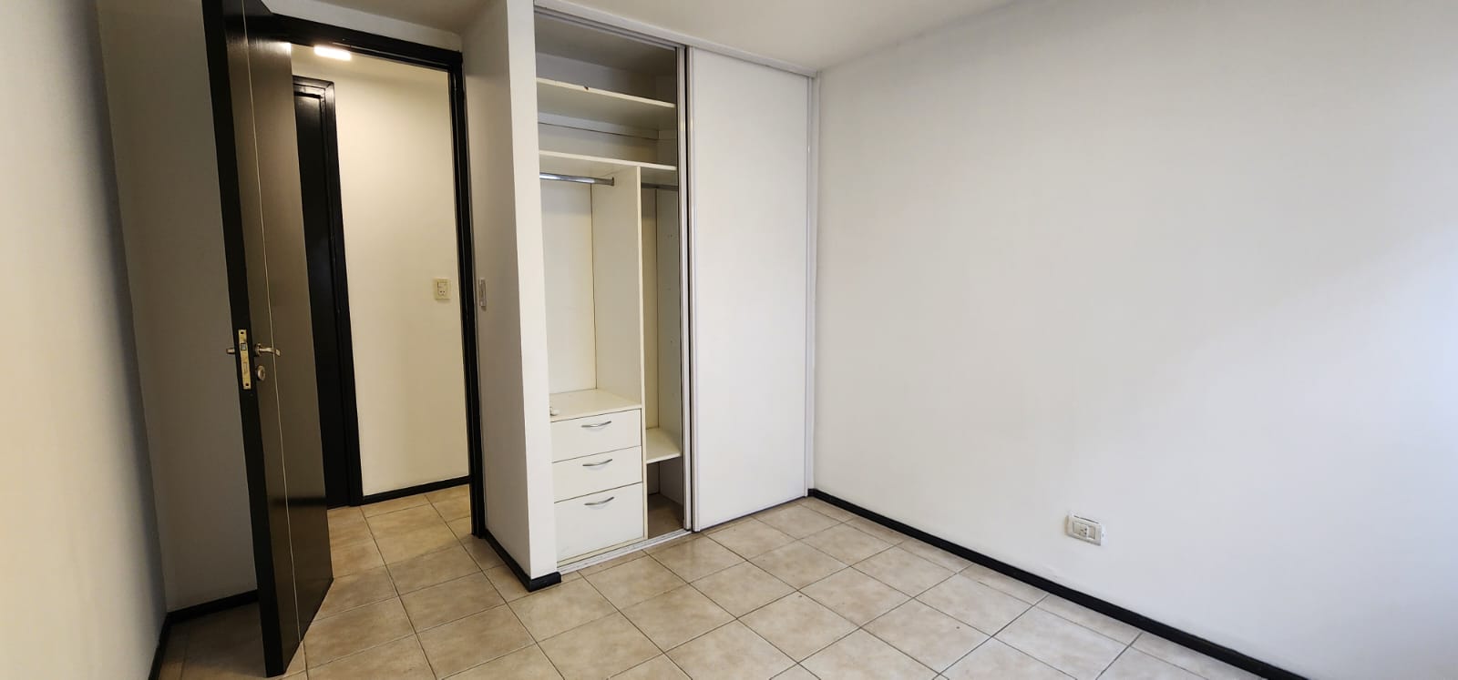 1 dormitorio en PB con patio, baulera y cochera - Alto Alberdi!!!