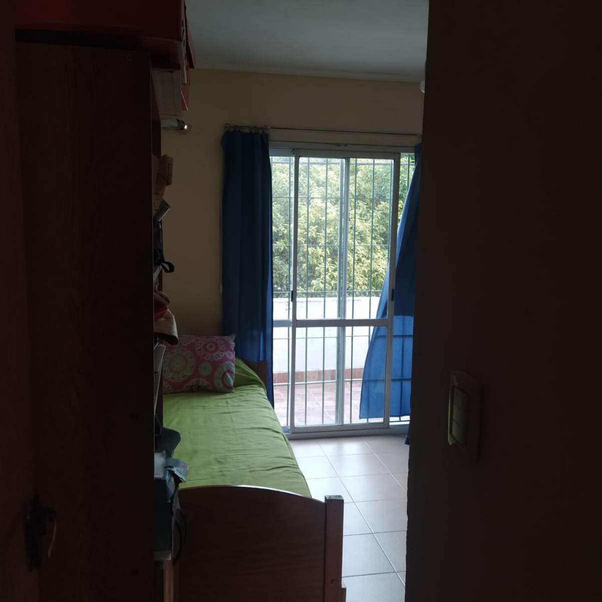 Dúplex de tres dormitorios con cochera - Barrio Uritorco - (alt. Duarte Quiros 3900)