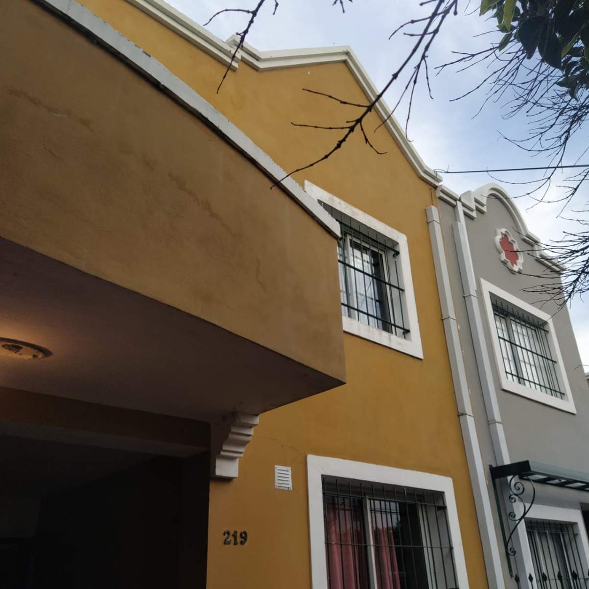 Dúplex de tres dormitorios con cochera - Barrio Uritorco - (alt. Duarte Quiros 3900)