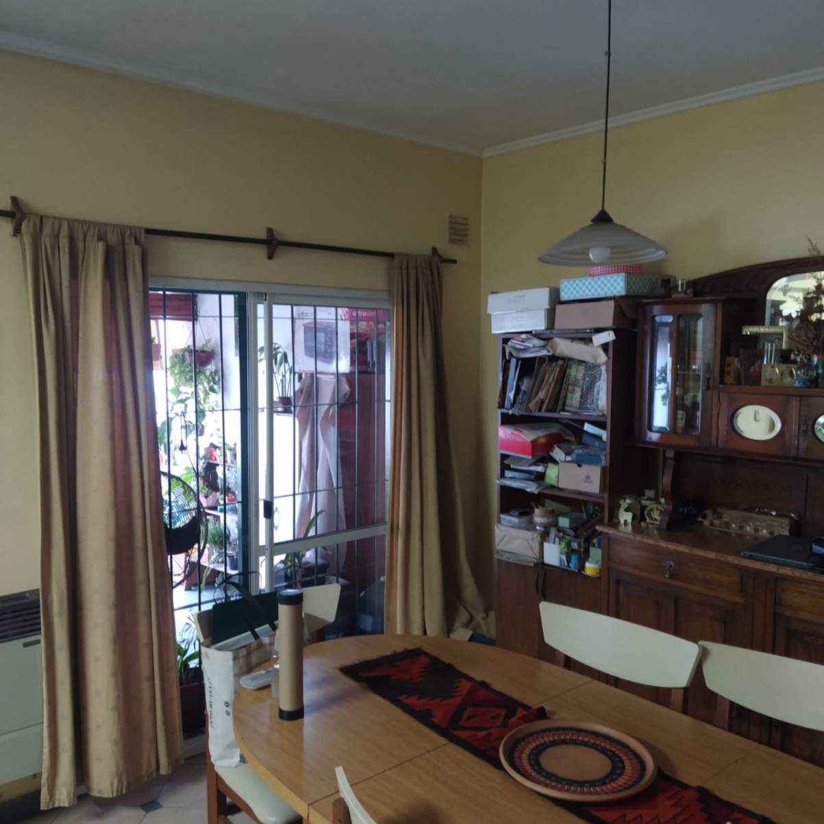 Dúplex de tres dormitorios con cochera - Barrio Uritorco - (alt. Duarte Quiros 3900)