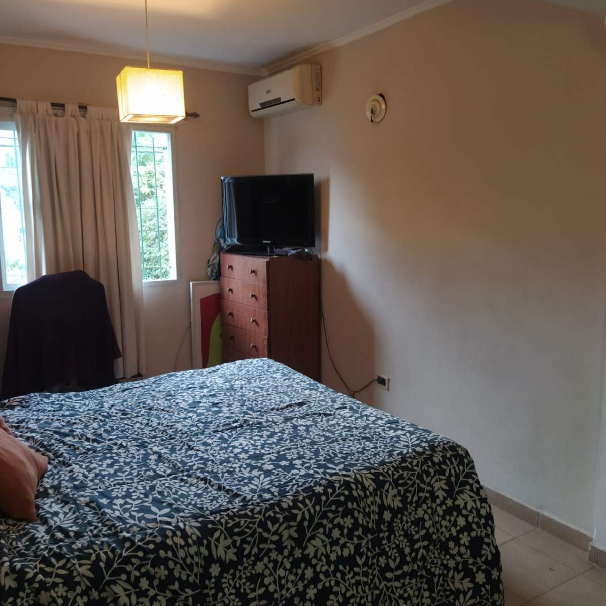Dúplex de tres dormitorios con cochera - Barrio Uritorco - (alt. Duarte Quiros 3900)