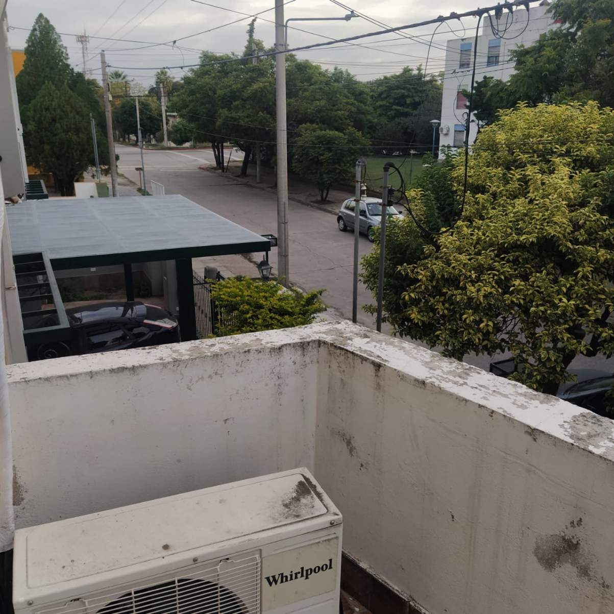 Dúplex de tres dormitorios con cochera - Barrio Uritorco - (alt. Duarte Quiros 3900)