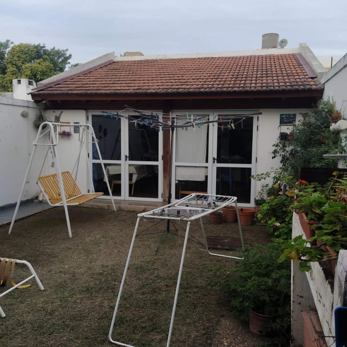 Dúplex de tres dormitorios con cochera - Barrio Uritorco - (alt. Duarte Quiros 3900)