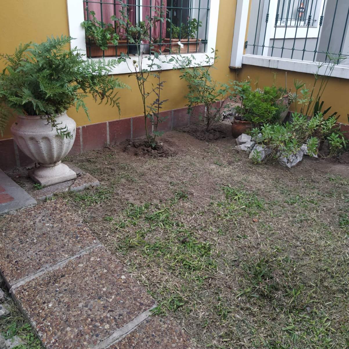 Dúplex de tres dormitorios con cochera - Barrio Uritorco - (alt. Duarte Quiros 3900)