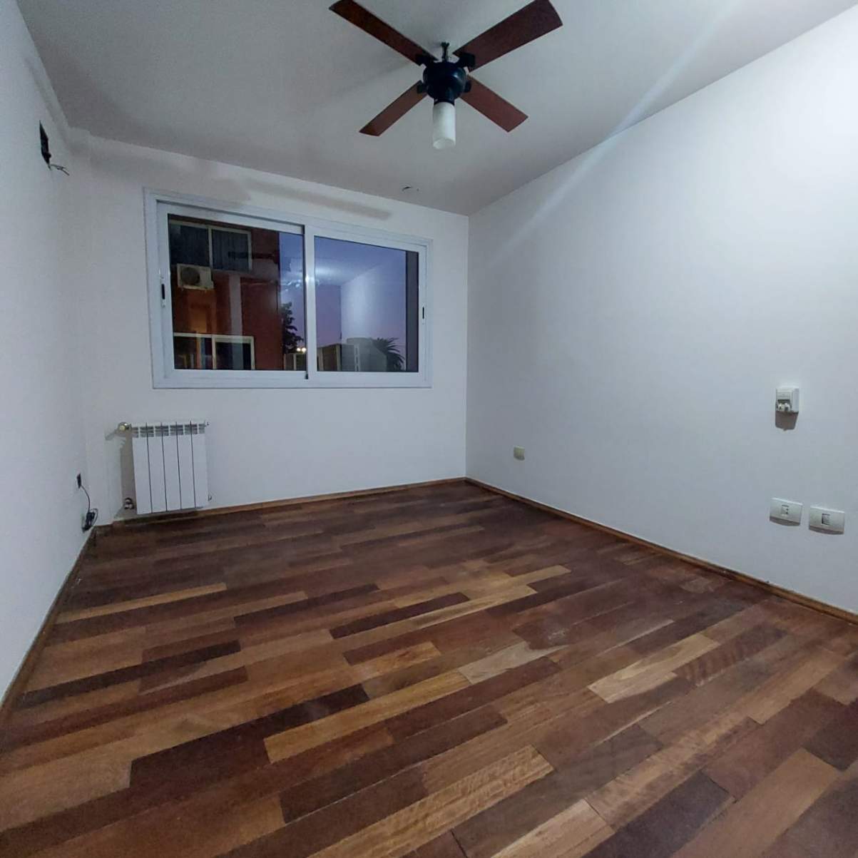 VENDE DPTO 2 DORM ALTA CORDOBA FRENTE A PLAZA RIVADAVIA