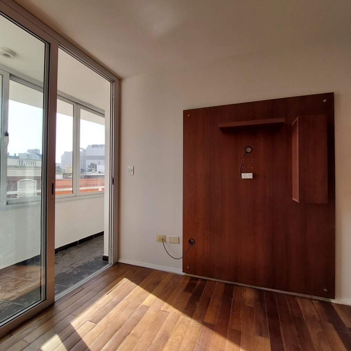 VENDE DPTO 2 DORM ALTA CORDOBA FRENTE A PLAZA RIVADAVIA