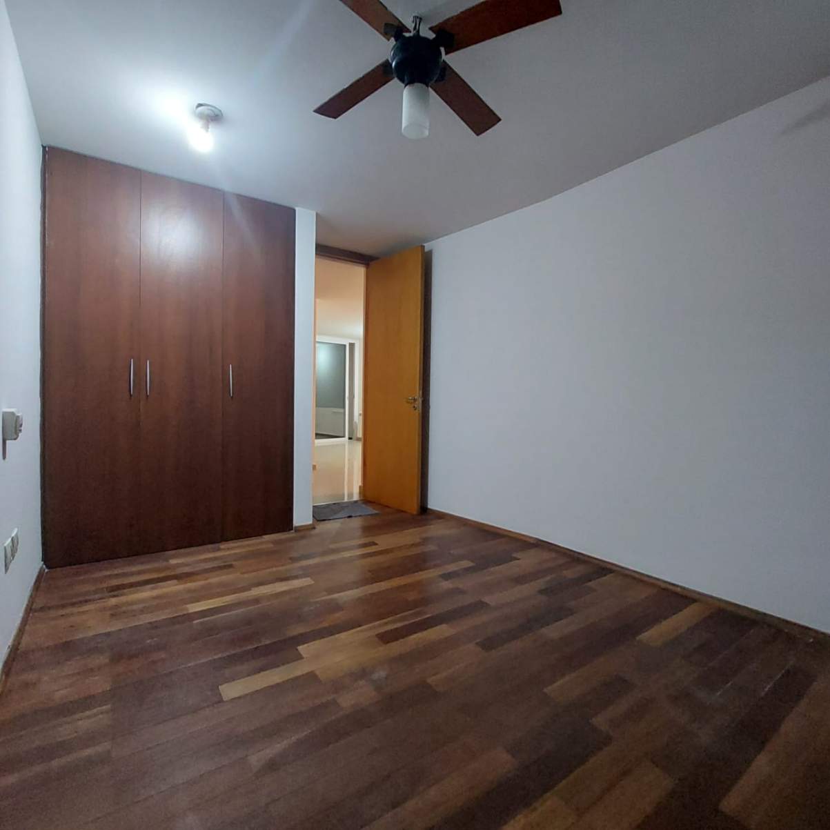 VENDE DPTO 2 DORM ALTA CORDOBA FRENTE A PLAZA RIVADAVIA