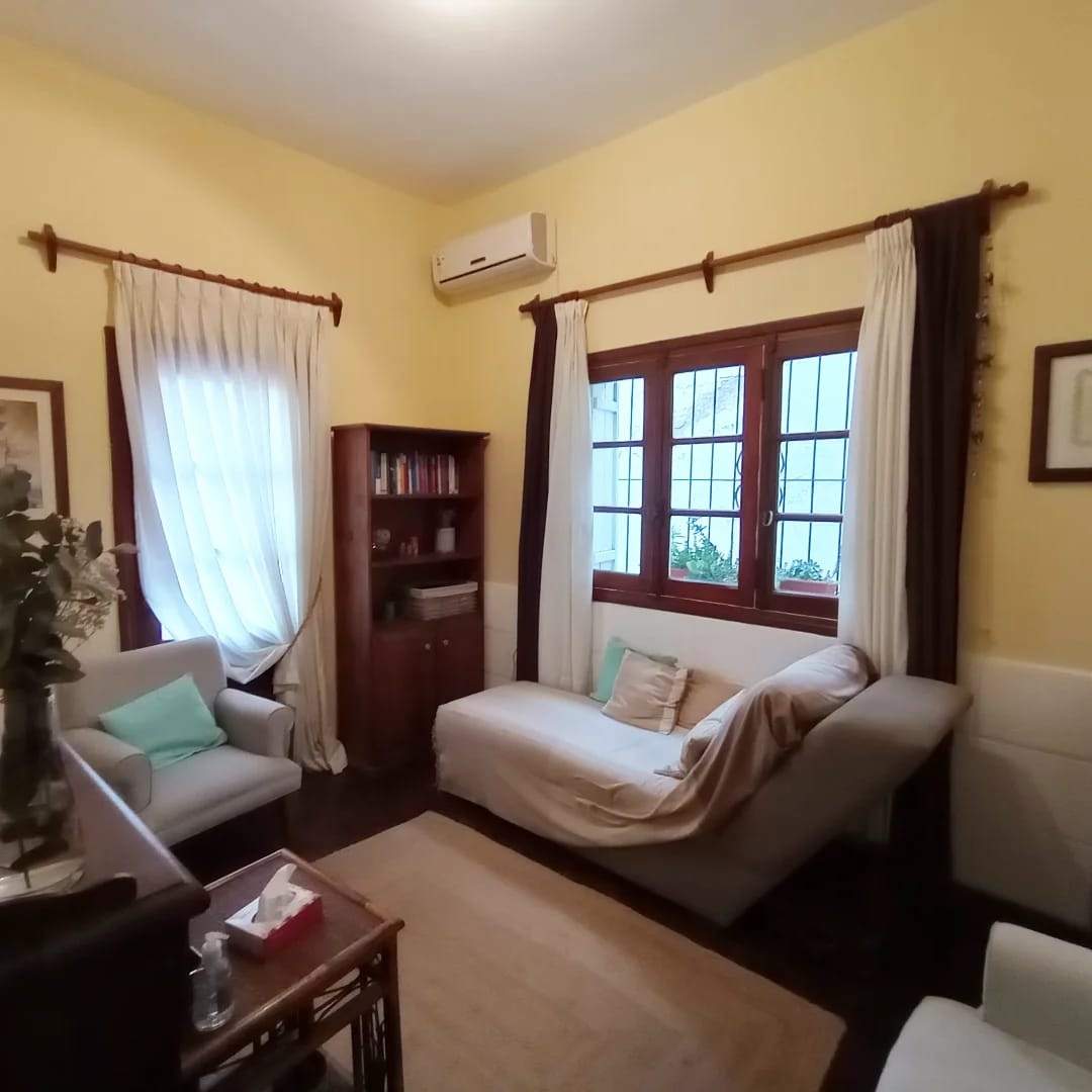 EN VENTA CASA DE CUATRO DORMITORIOS APTO CREDITO HIPOTECARIO BANCO NACION (APROBADO)