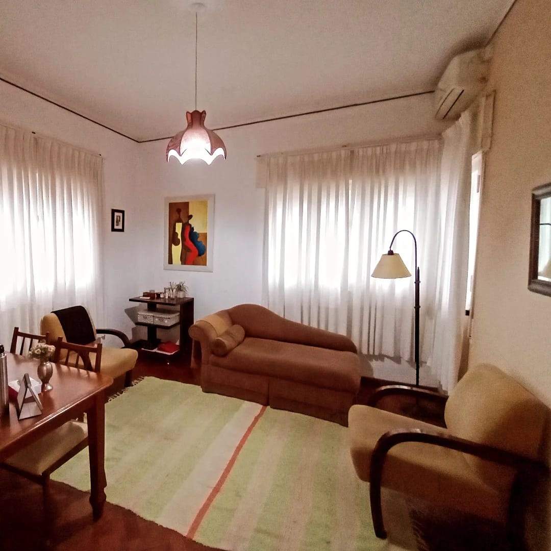 EN VENTA CASA DE CUATRO DORMITORIOS APTO CREDITO HIPOTECARIO BANCO NACION (APROBADO)