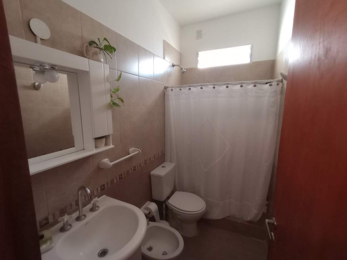 SE VENDE CASA DE 3 DORMITORIOS BANDA NORTE RIO CUARTO APPTO BANCOR (APROBADO)