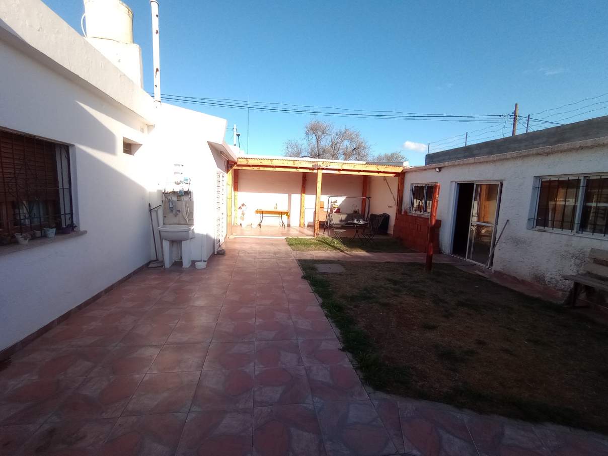 SE VENDE CASA DE 3 DORMITORIOS BANDA NORTE RIO CUARTO APPTO BANCOR (APROBADO)