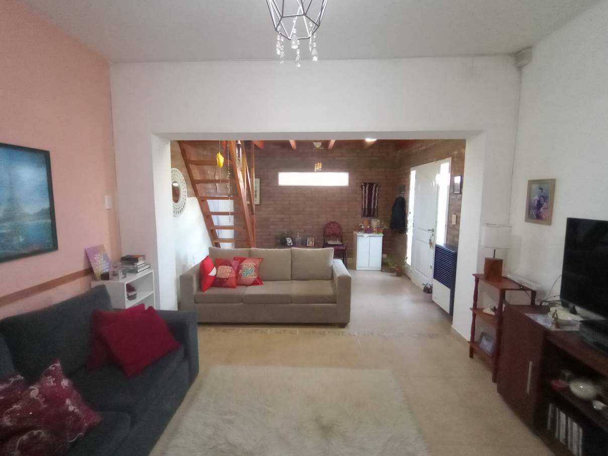 SE VENDE CASA DE 3 DORMITORIOS BANDA NORTE RIO CUARTO APPTO BANCOR (APROBADO)